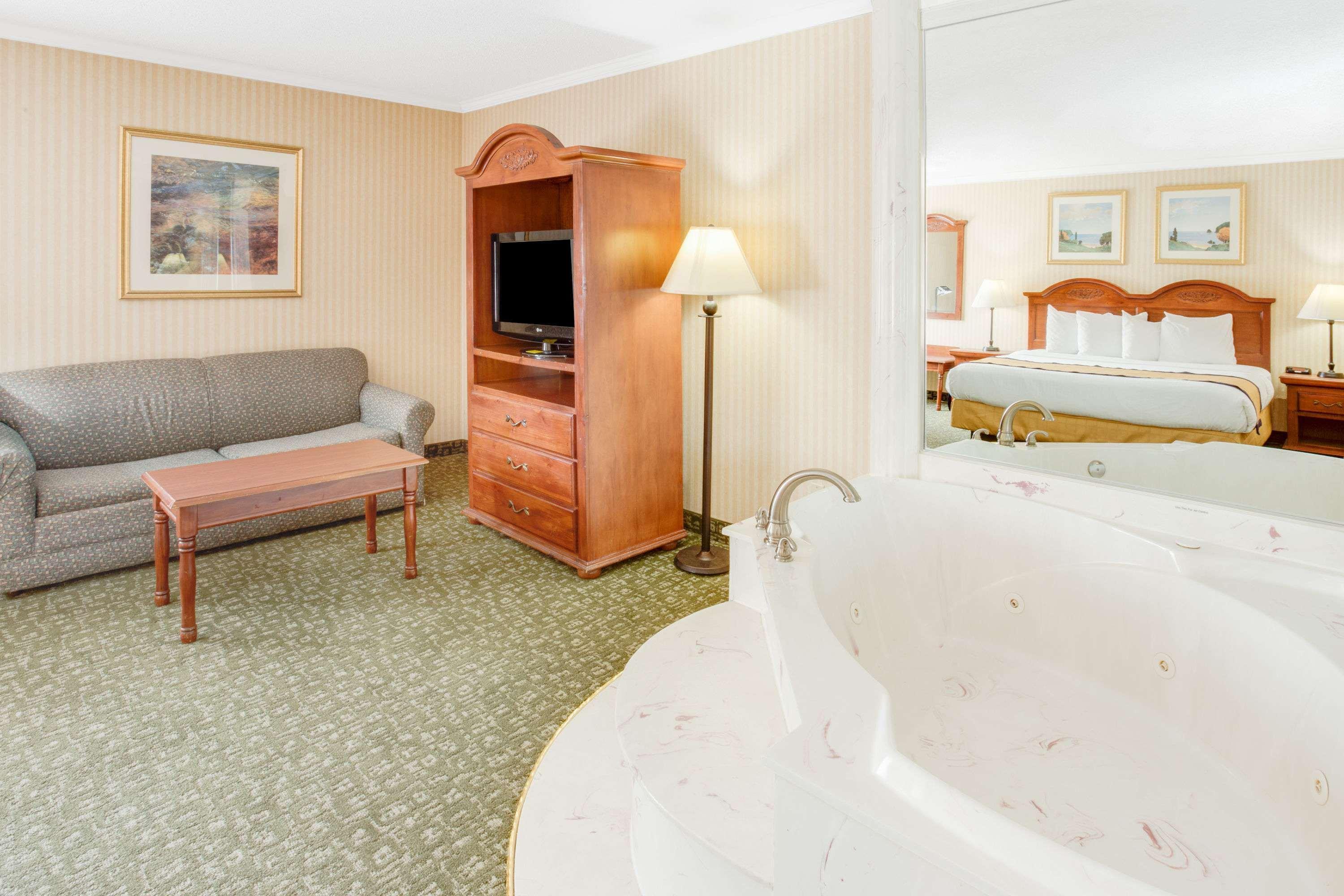 Baymont By Wyndham Kalamazoo West Luaran gambar